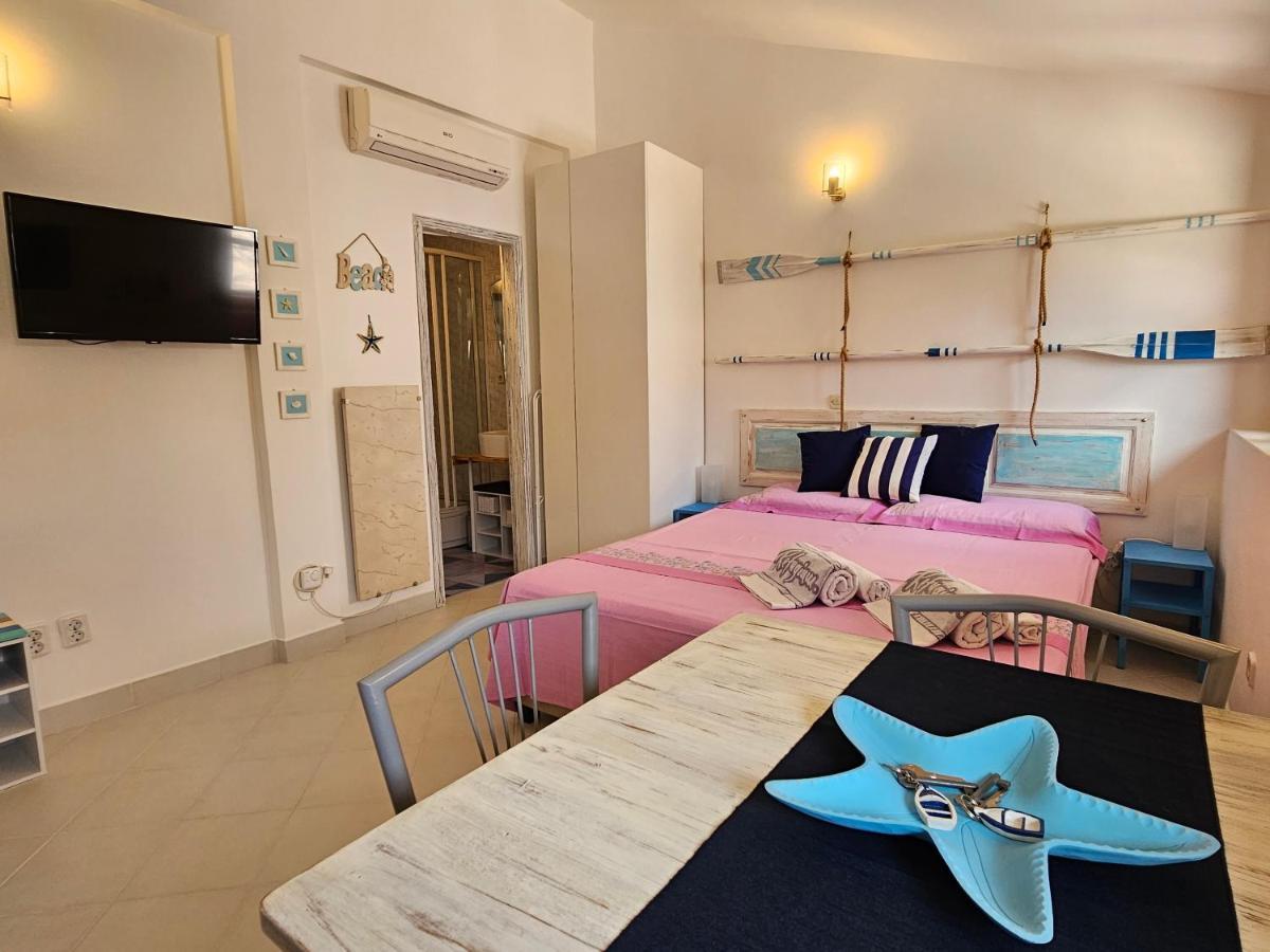 Studio Mare Fuori With Terrace Rovinj Exterior photo